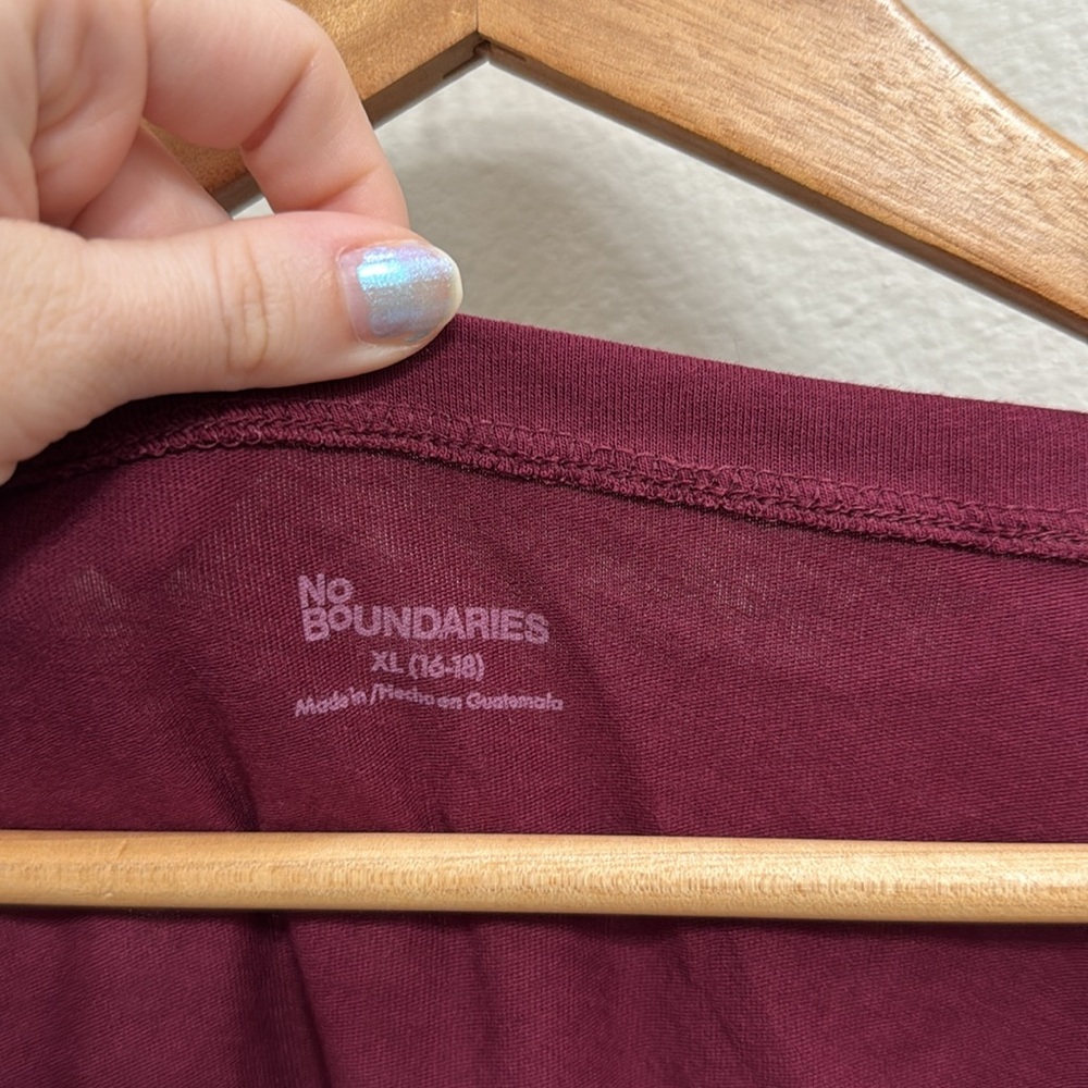 NWT. Ladies’ No Boundaries “Maroon Wave” Scoop Tee short sleeve shirt. Size XL - Picture 7 of 7
